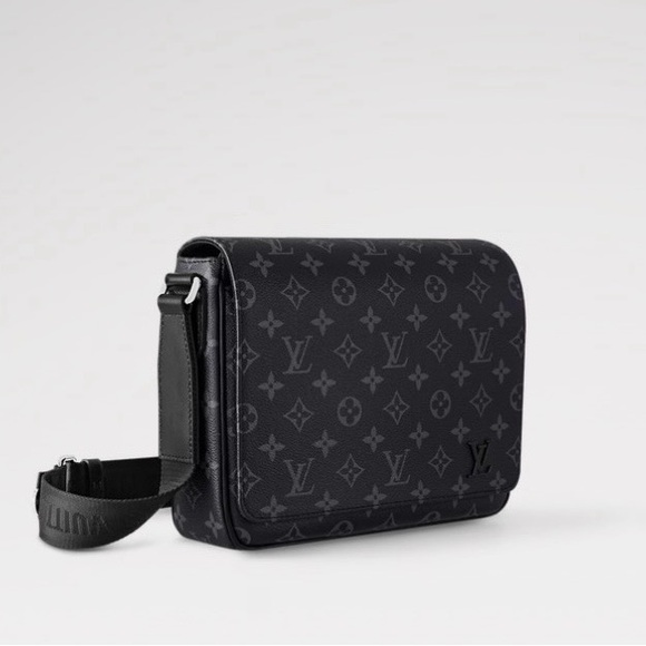 Louis Vuitton District PM Messenger Style Bag in Monogram Eclipse Canvas Black - Picture 1 of 10